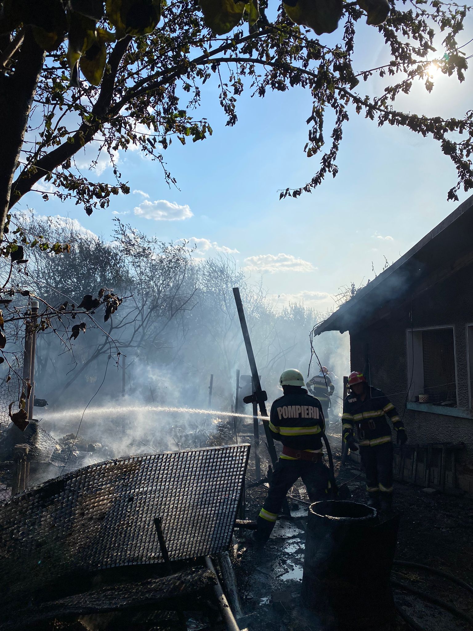 ISU: Peste 1.400 de misiuni derulate și 35 de persoane salvate, în ultimele 24 de ore