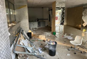 Shaormeria lui Tzancă Uraganul a ajuns în ruină și adăpost pentru oamenii străzii