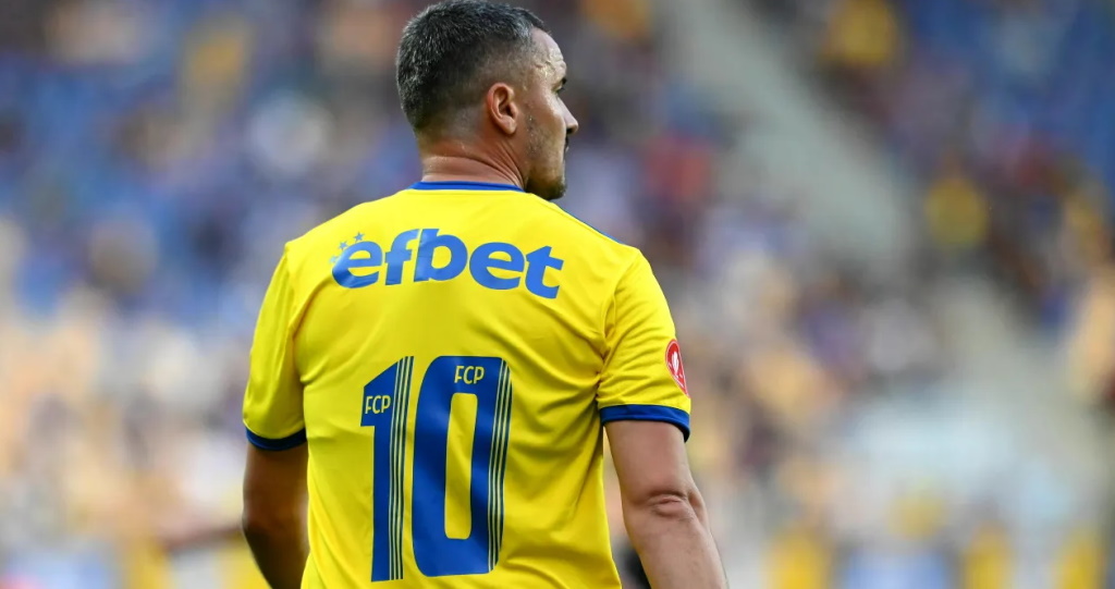 Deși a stat aproape trei luni pe banii Petrolului numai recuperându-se și, apoi, antrenându-se, Budescu a uitat cu totul despre așa ceva, dorindu-și să plece, parcă, încă de când a venit pe “Ilie Oană”! Rămâne de văzut dacă “modelul Tamaș” va face și alți prozeliți, precum cel care este alintat “Artistul”