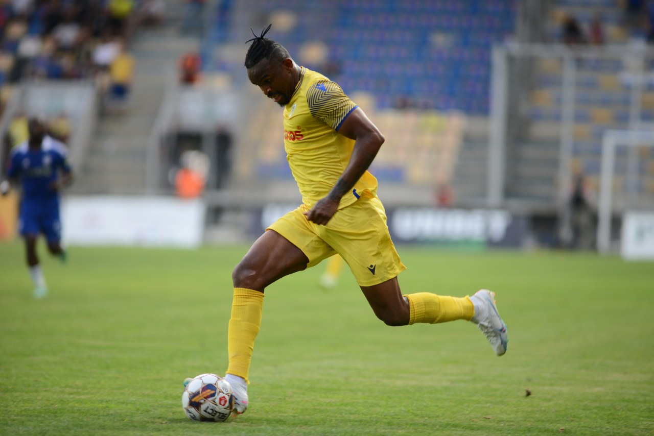 Start fericit al “lupilor”, aproape “pe pistol”, în meciul dintre FC Petrolul și FC U 1948 Craiova, însă final cu mari emoții pentru suporterii ambelor combatante! A fost un spectacol incitant, mai ales pentru neutri, dar și cu unele decizii “VAR” un pic ciudate!