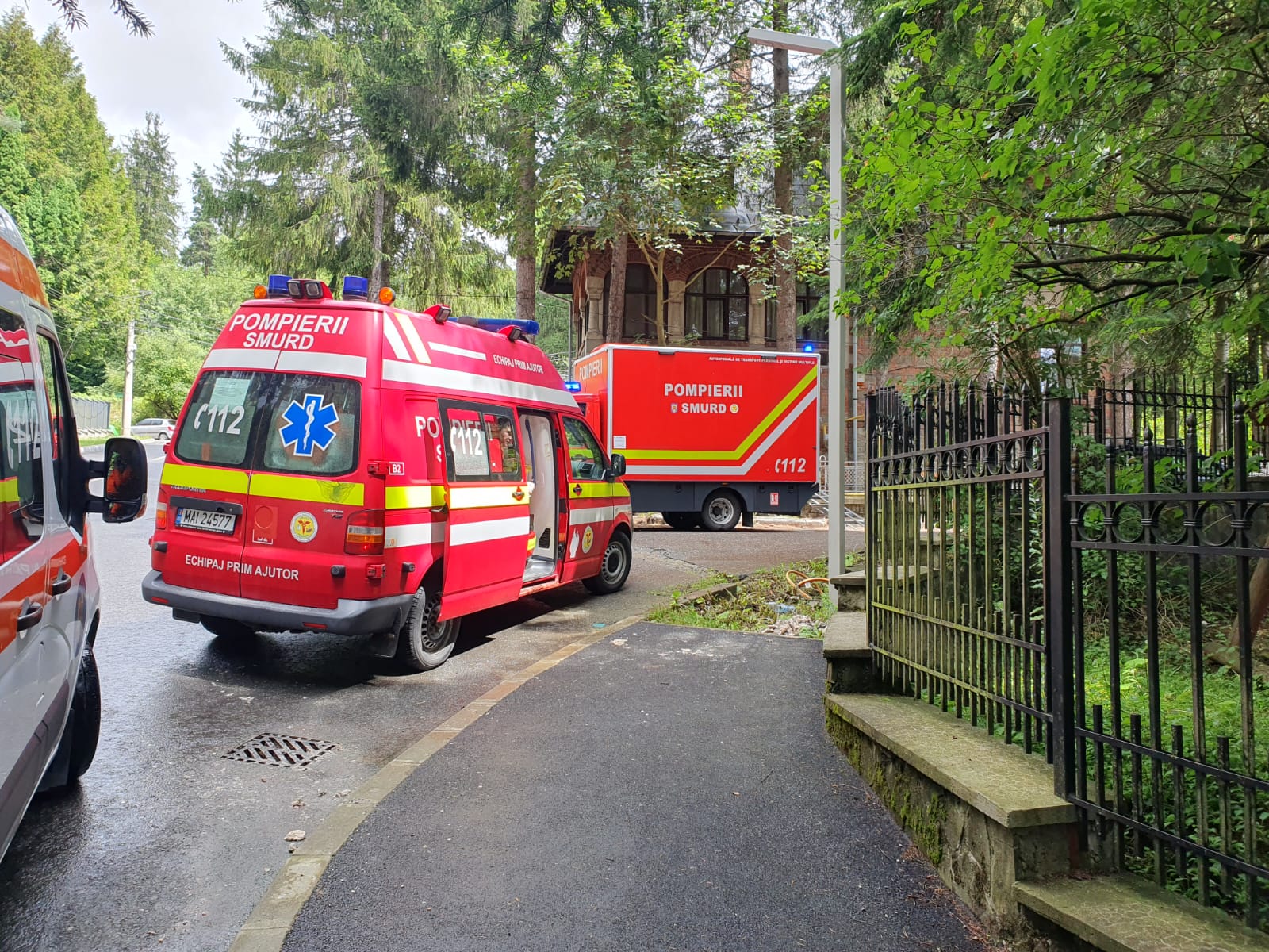 Zece persoane (nouă copii şi un adult) au ajuns la spital după ce au mâncat la un fast food din Sinaia Zece persoane (nouă copii şi un adult) au ajuns la spital după ce au mâncat la un fast food din Sinaia