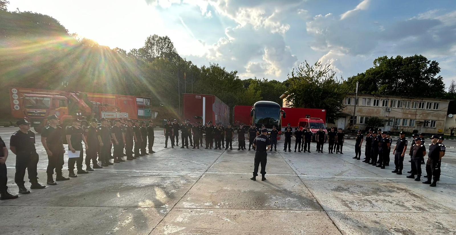 Un alt contingent format din 56 de pompieri a plecat în Grecia Un alt contingent format din 56 de pompieri a plecat în Grecia