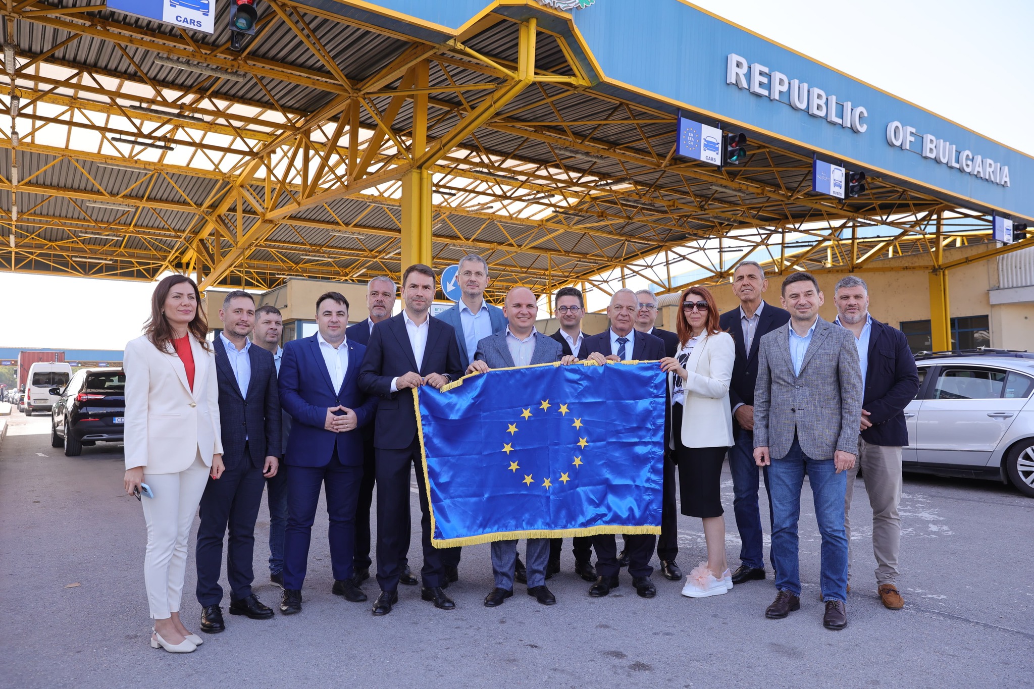 Cătălin Drulă (USR) cere eliminarea taxei de la Podul Giurgiu-Ruse Cătălin Drulă (USR) cere eliminarea taxei de la Podul Giurgiu-Ruse