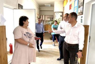 Prefectul Virgil Nanu, concluzii după controalele efectuate la şcolile din judeţ. Ce îi aşteaptă pe elevi luni