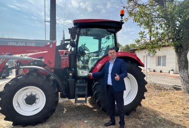 Tractor nou, fabricat în România, intrat în dotarea Primăriei Râfov