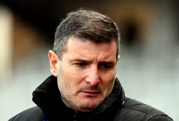 Un sfat (total dezinteresat) pentru Balint György László: “Gyuszi, nu mai face aceeași greșeală ca și în ultimul an și jumătate! FC Petrolul este o castană la fel de fierbinte precum UTA și CSU Craiova, poate chiar și mai și!”