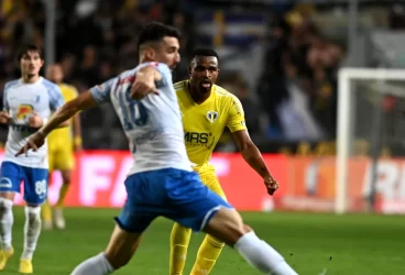 Meci foarte important, astăzi, la Ovidiu, Farul versus FC Petrolul, în luptă pentru accederea/menținerea în zona de play-off! Gică Hagi și-a odihnit titularii în Cupa României; Florin Pârvu a mizat pe nouă dintre ei. Prețul: numai două zile de recuperare pentru “lupi”!