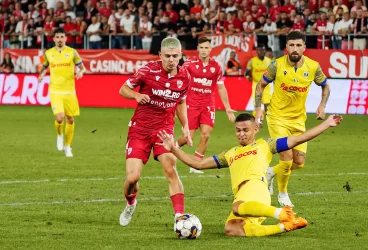 Rapidul o urcă pe Petrolul un loc în ierarhie, cu mai puțin de 24 de ore înaintea meciului cu Dinamo. “Lupii” abordează derbiul contra “câinilor” de pe 9, după ce “iernaseră” pe 10!
