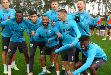 După ce a părăsit topul echipelor din SuperLigă fără nicio noutate la capitolul “sosiri”, FC Petrolul – la numai o zi de primul “amical” din Turcia. Cu Debrecen va fi testat și atacantul francez Zinga, deocamdată cel dintâi posibil transfer din mercato de iarnă
