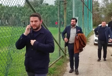 Coincide săptămâna meciului Petrolul-Dinamo cu anunțul noului “patronat găzar”, de data asta al unor afaceriști turci? Sau va rula “pelicula de la Cluj”, cea cu promisiuni de intermediere a investițiilor terților, ci nu cu garanția bonității financiare proprii?