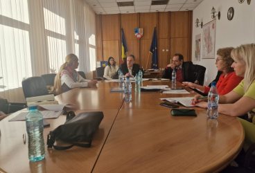 Judeţul Prahova, îngropat în gunoi. Şedinţă de urgenţă la Prefectură