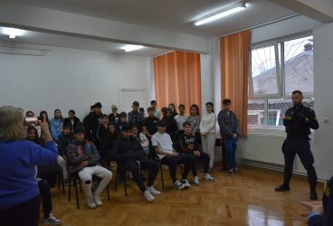 Activitate socială la Penitenciarul Ploieşti. “Asistență pentru o viață fără delincvență”