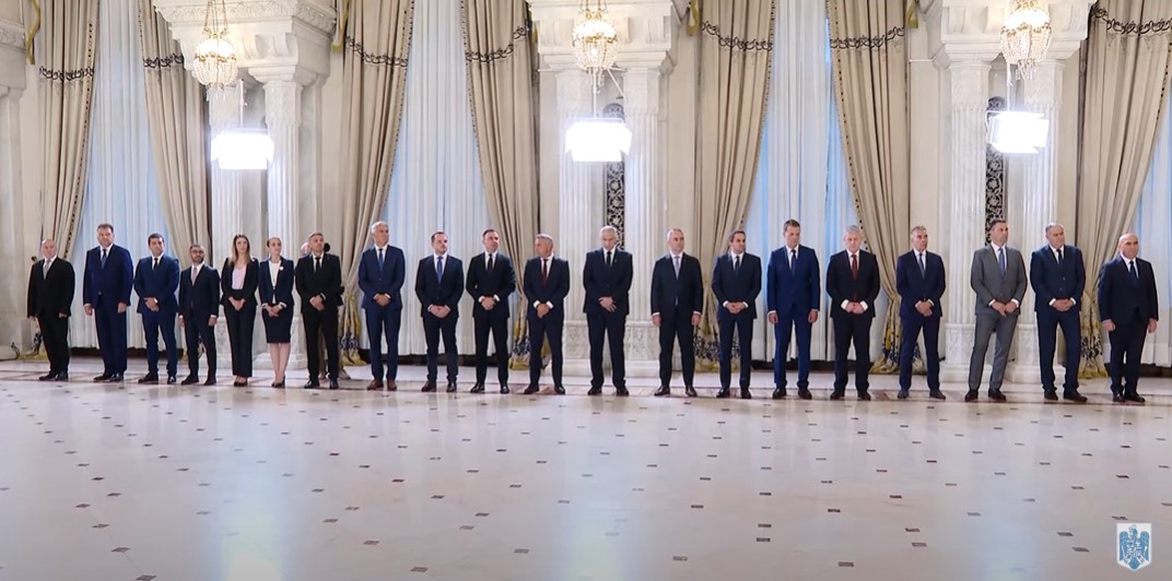 Membrii Guvernului Ilie Bolojan au depus jurământul la Cotroceni şi au mers la prima şedinţă la Palatul Victoria