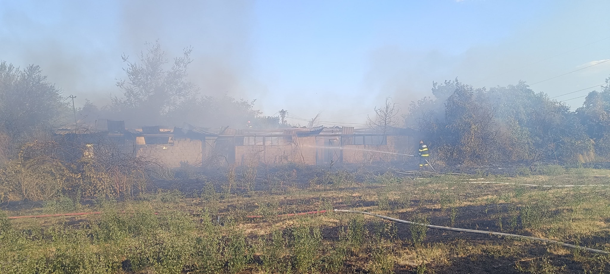 Mobilizare pentru stingerea incendiului de vegetaţie din Chiţorani Mobilizare pentru stingerea incendiului de vegetaţie din Chiţorani