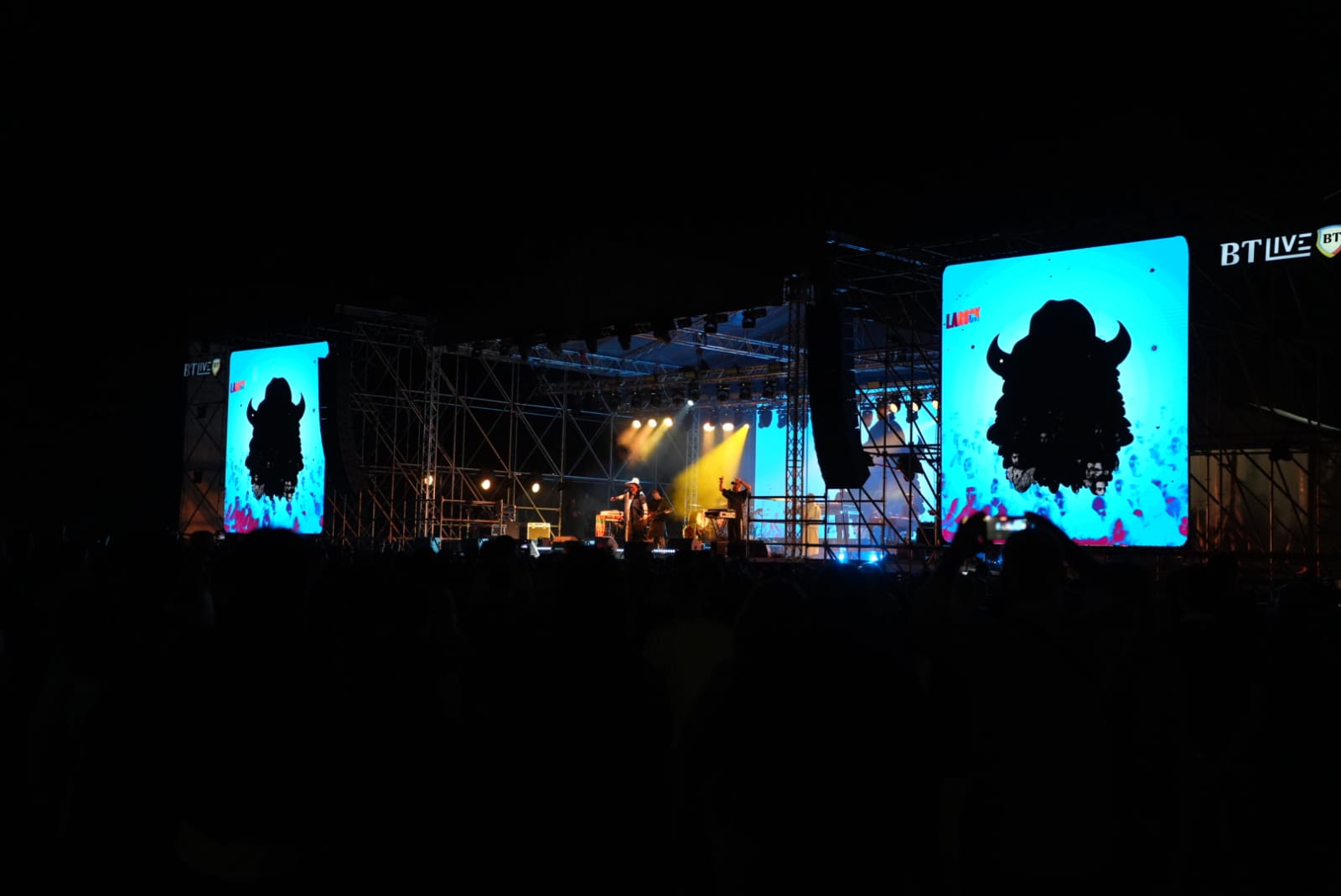 50.000 de oameni au participat la festivalul LAROCK, desfăşurat la domeniul Cantacuzino din Florești 50.000 de oameni au participat la festivalul LAROCK, desfăşurat la domeniul Cantacuzino din Florești