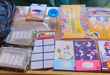 Primăria Ploieşti a început distribuirea celor 3.620 de ghiozdane către elevii din clasele 0 şi I