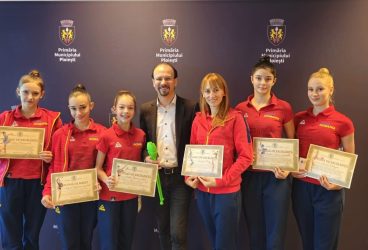 Vicecampioanele naționale ale Secției de Gimnastică Ritmică din cadrul CSM Ploiești, premiate