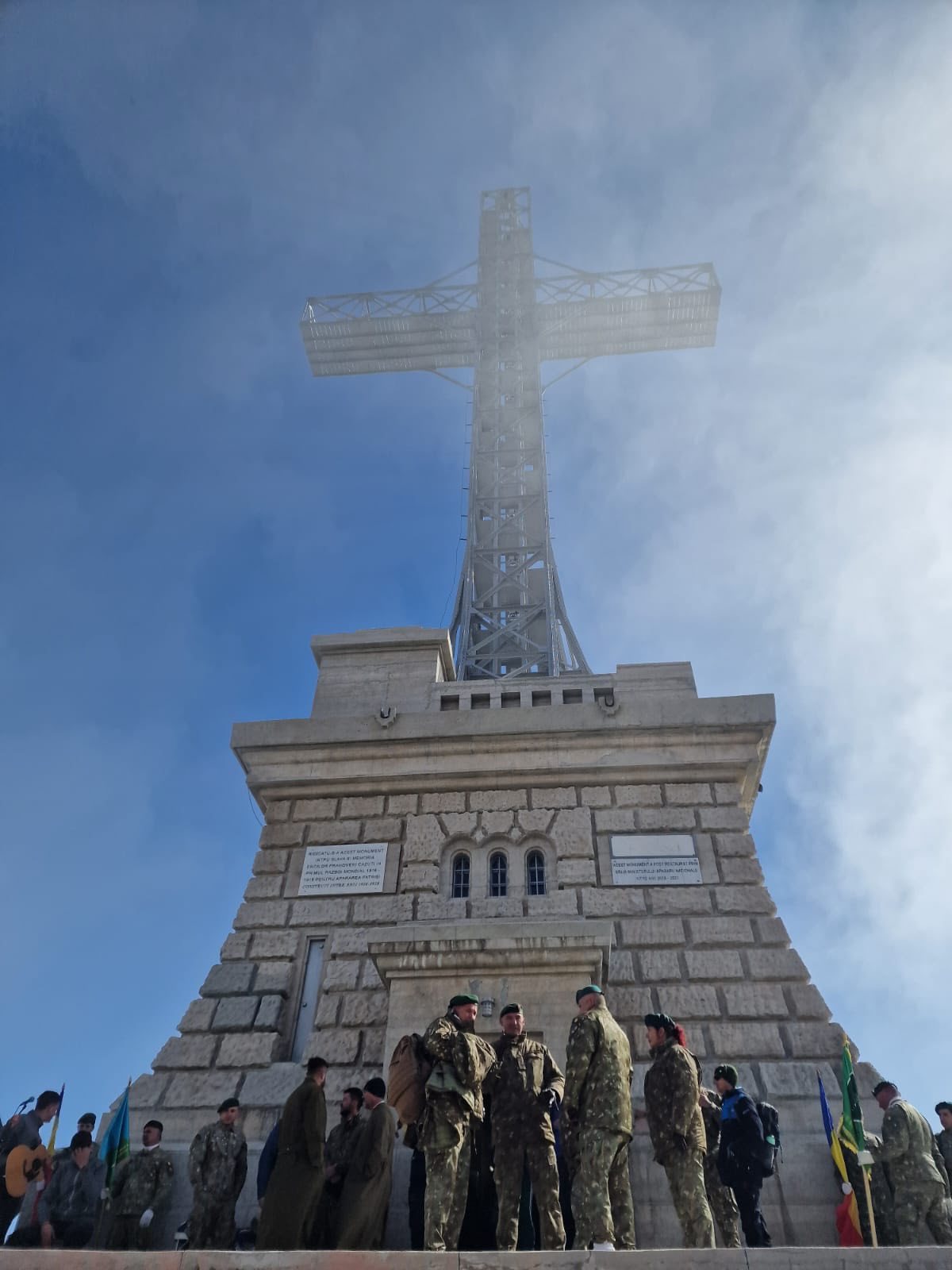 Ceremonie la Crucea de pe Caraiman