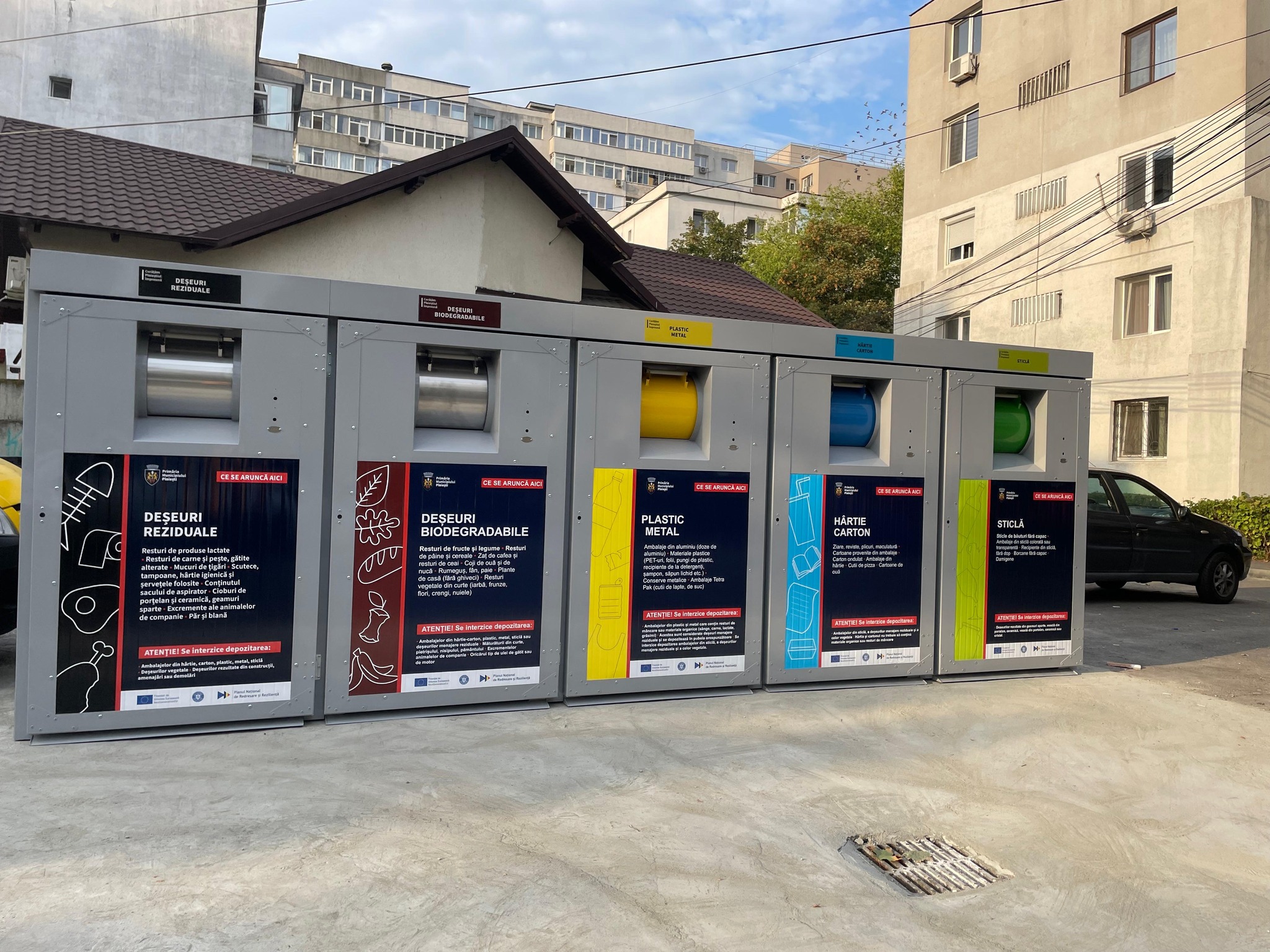 A început montarea noilor insule ecologice pentru colectarea deșeurilor în Ploiești A început montarea noilor insule ecologice pentru colectarea deșeurilor în Ploiești