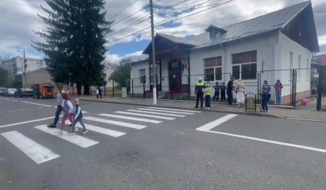 Polițiștii din Câmpina, acțiune pentru siguranța elevilor în zona unităților școlare