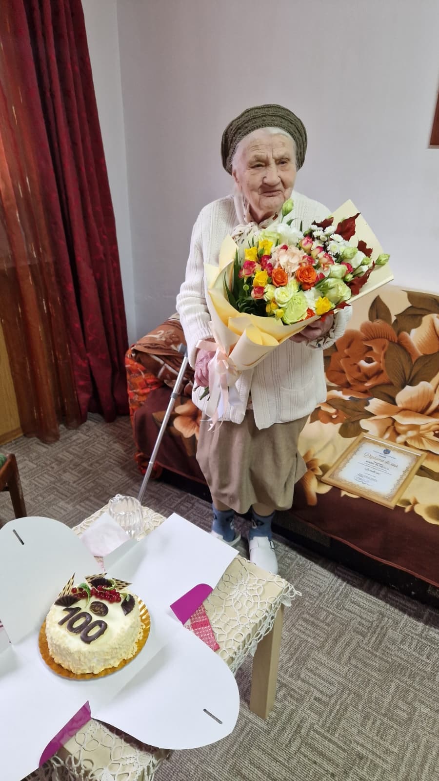 Ploieșteanca Maria Petrescu, sărbătorită la împlinirea a 100 de ani