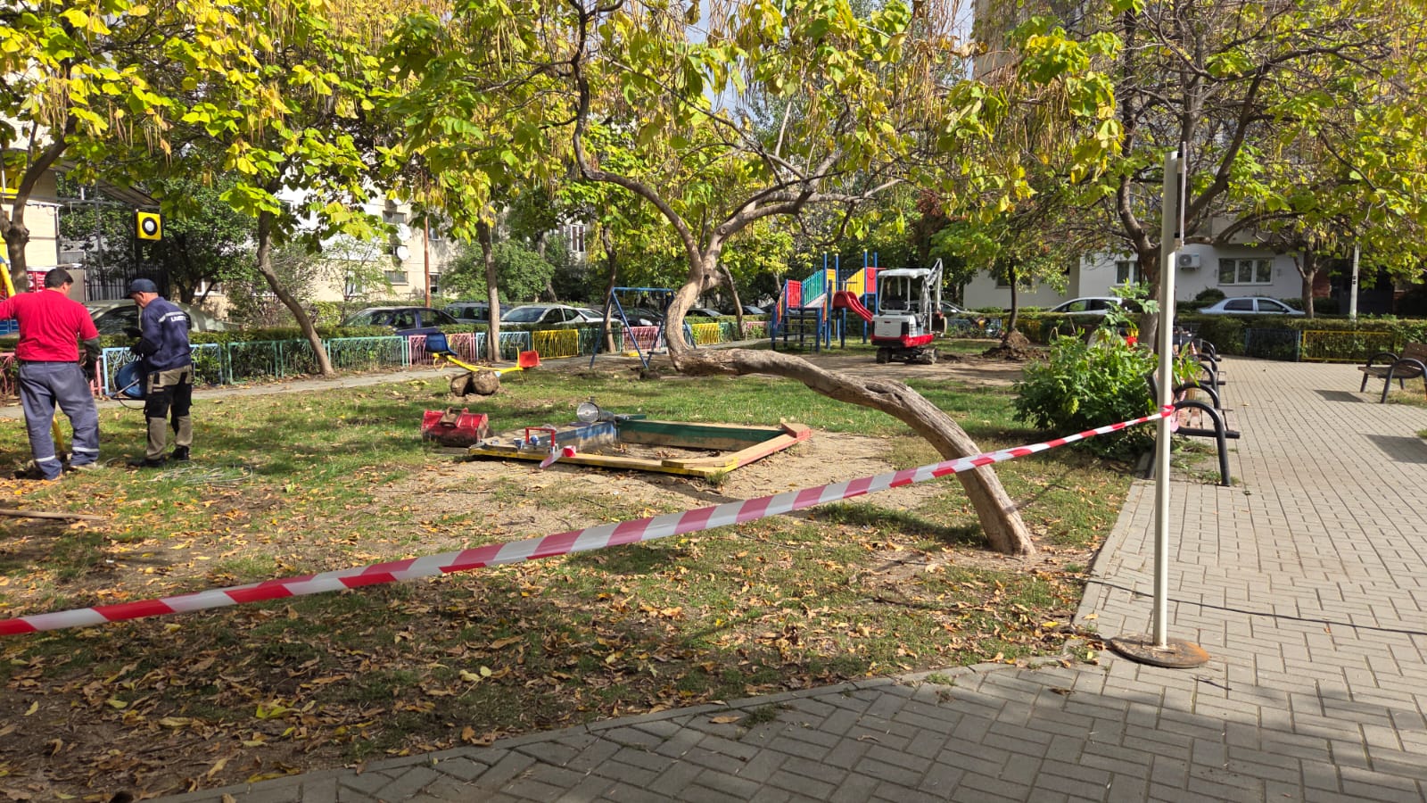 Se modernizează locul de joacă de pe str. Mărăşeşti – Aleea Ciucului