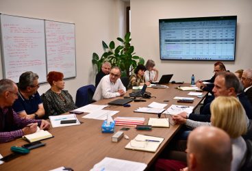 Virgiliu Nanu, şedinţă privind proiectele din Prahova şi situaţia economică la final de 2025