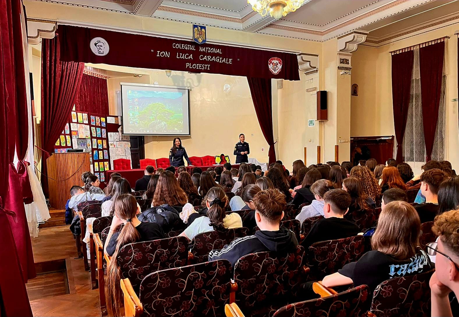 Polițiștii prahoveni, alături de elevi pentru siguranță