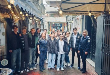 Discuții deschise, la o cafea, între tineri și polițiști