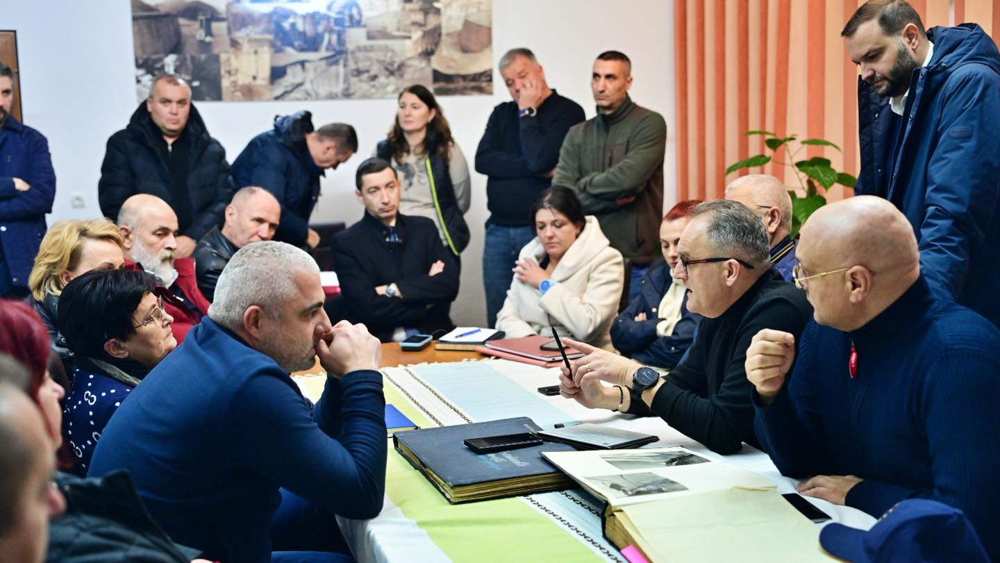 Când s-ar putea relua alimentarea cu apă în Câmpina şi celelalte localităţi afectate de situaţia de la Paltinu Când s-ar putea relua alimentarea cu apă în Câmpina şi celelalte localităţi afectate de situaţia de la Paltinu