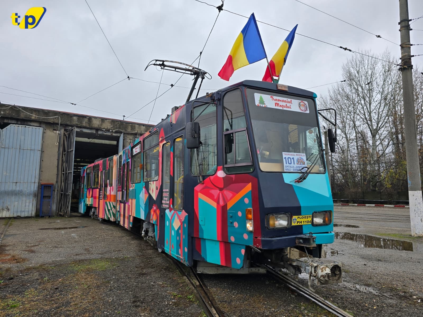 Tramvaiul lui Moș Crăciun iese pe traseu. Programul curselor Tramvaiul lui Moș Crăciun iese pe traseu. Programul curselor