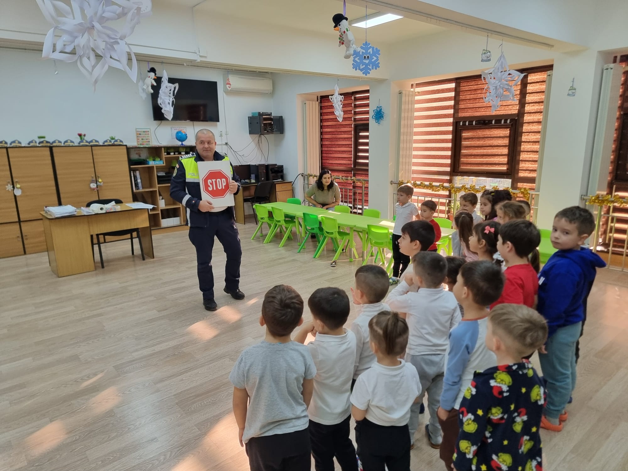 Activități educativ-preventive desfășurate de Poliția Rutieră în școli și colegii din județul Prahova Activități educativ-preventive desfășurate de Poliția Rutieră în școli și colegii din județul Prahova