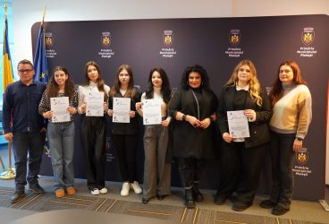 „Ca un Luceafăr am trecut prin lume” – poezie, emoție și talent la Ploiești