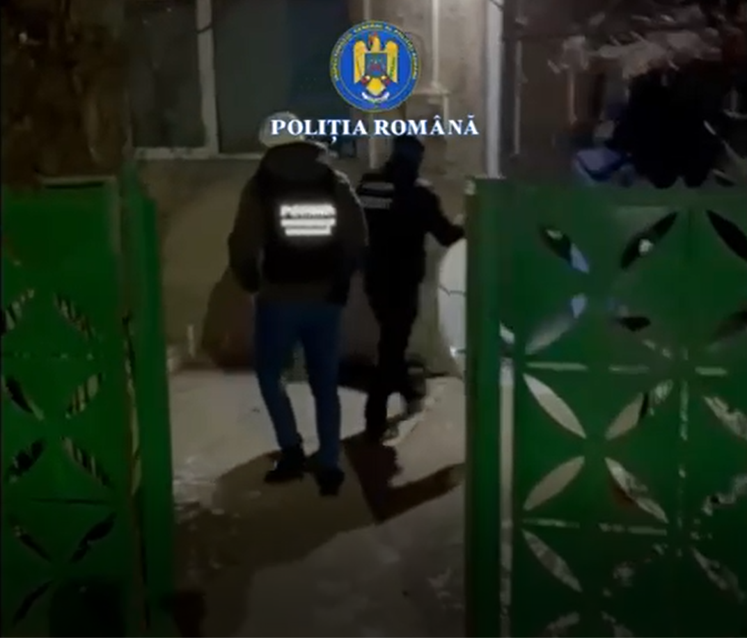 Percheziție în Blejoi: 130.000 de euro furaţi dintr-o locuință – Video