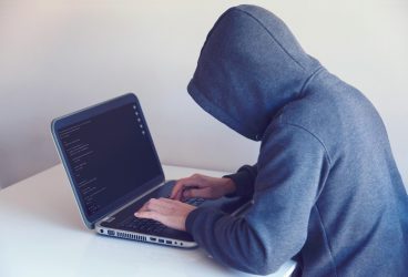 DNSC: Cinci greșeli online care te pot costa. Le faci fără să-ți dai seama