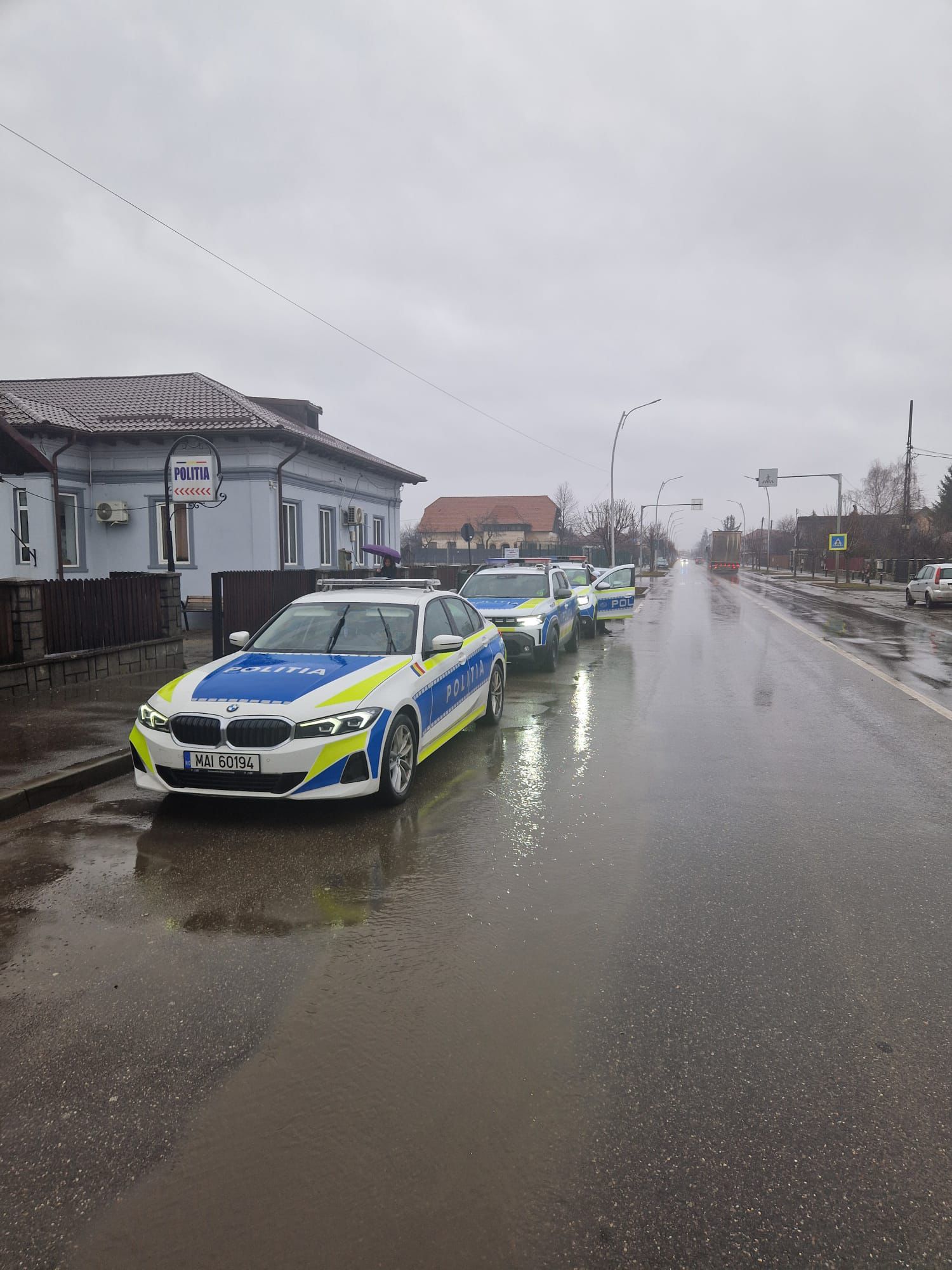 Acţiune de amploare a poliţiei în Vălenii de Munte, Drajna, Măneciu, Măgurele și Bălțești