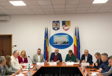 Prefectura Prahova analizează înființarea unor clase speciale pentru copiii cu cerințe educaționale speciale