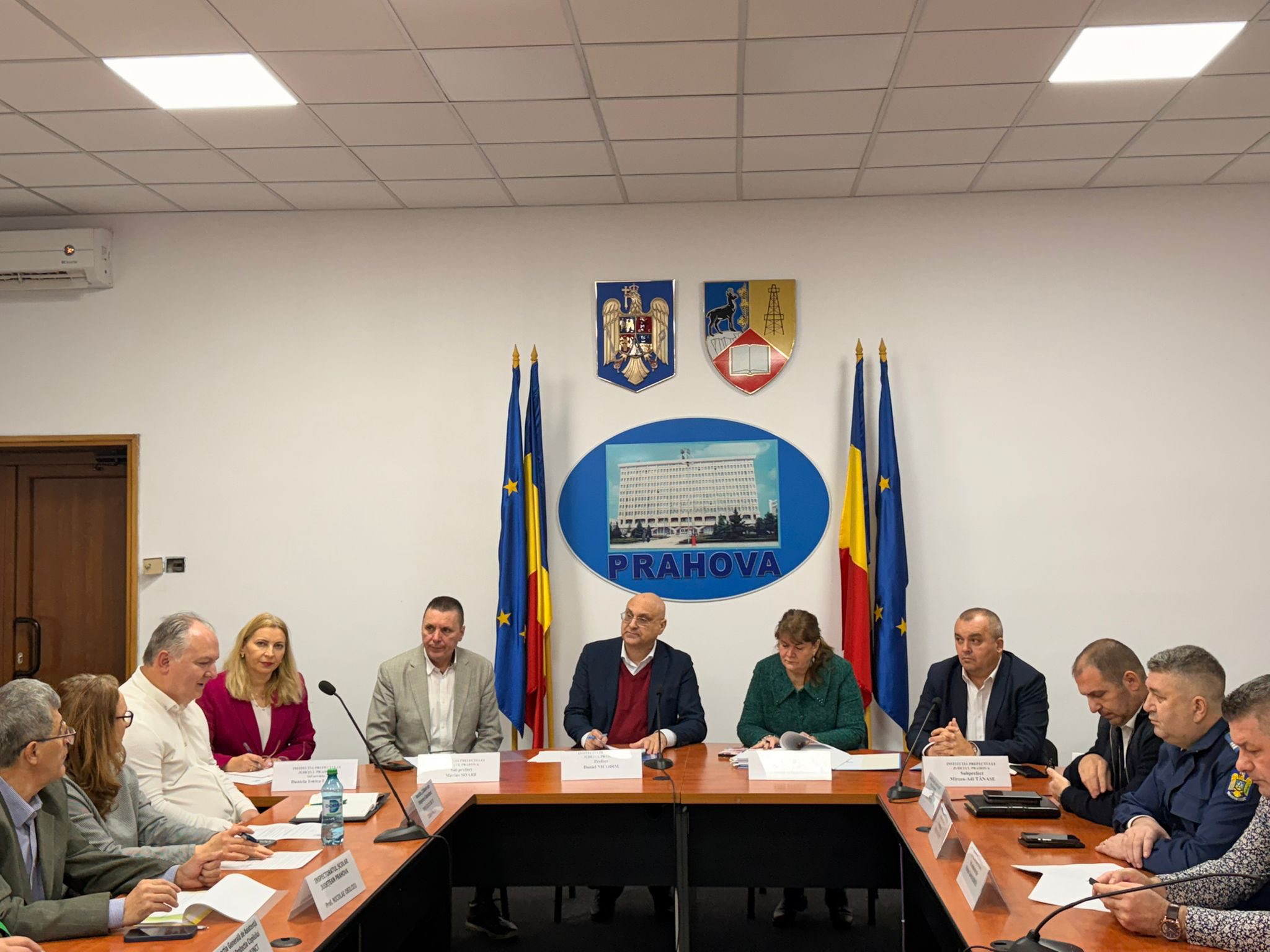 Prefectura Prahova analizează înființarea unor clase speciale pentru copiii cu cerințe educaționale speciale