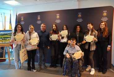 Elevii câştigători ai concursului de Recitări ”Sub aripa lui Nichita”