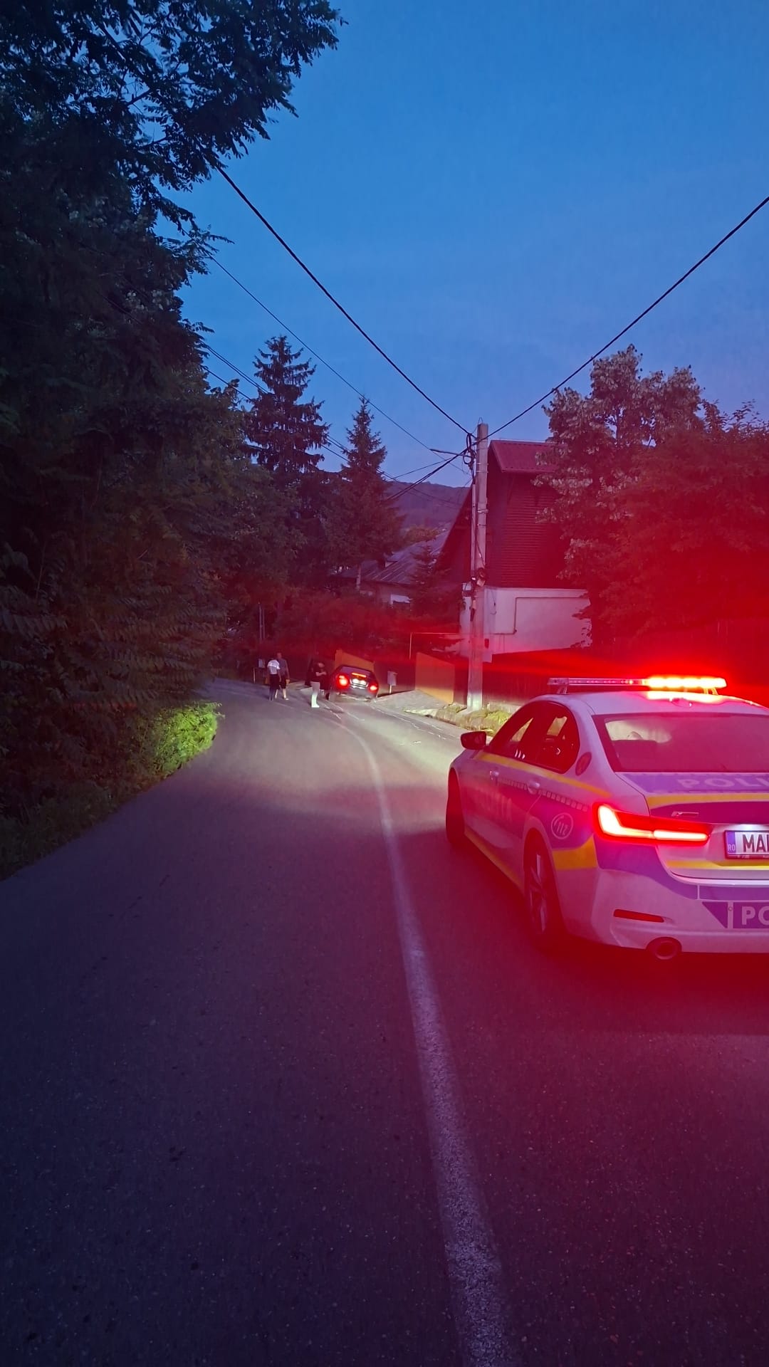 Accident la Poiana Câmpina: O femeie a fost rănită după ce un șofer de 21 de ani a intrat cu mașina într-un cap de pod