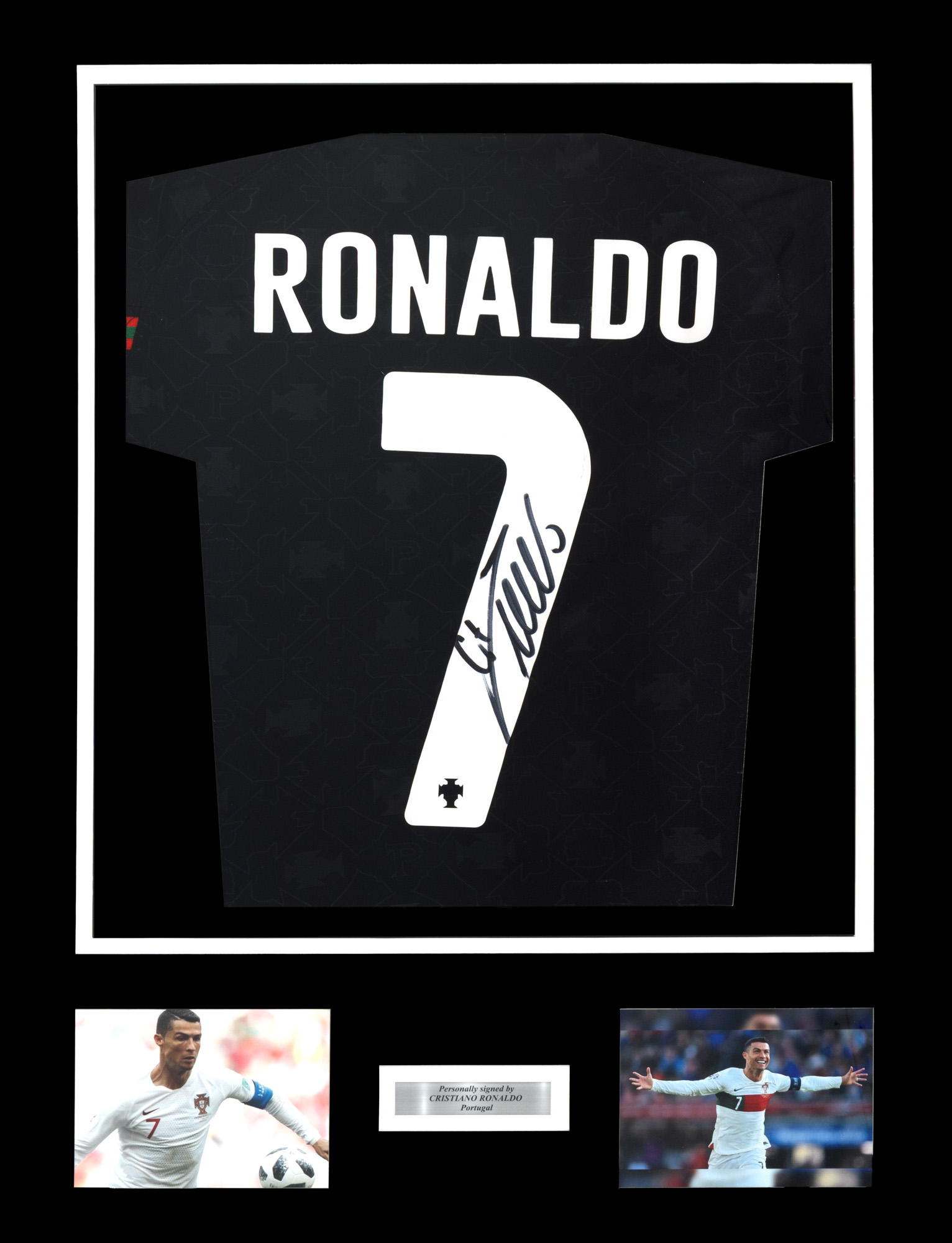 Tricouri semnate de Messi şi Ronaldo, scoase la licitaţie pentru susținerea înființării primului Muzeu al Istoriei Sportului din Prahova Tricouri semnate de Messi şi Ronaldo, scoase la licitaţie pentru susținerea înființării primului Muzeu al Istoriei Sportului din Prahova