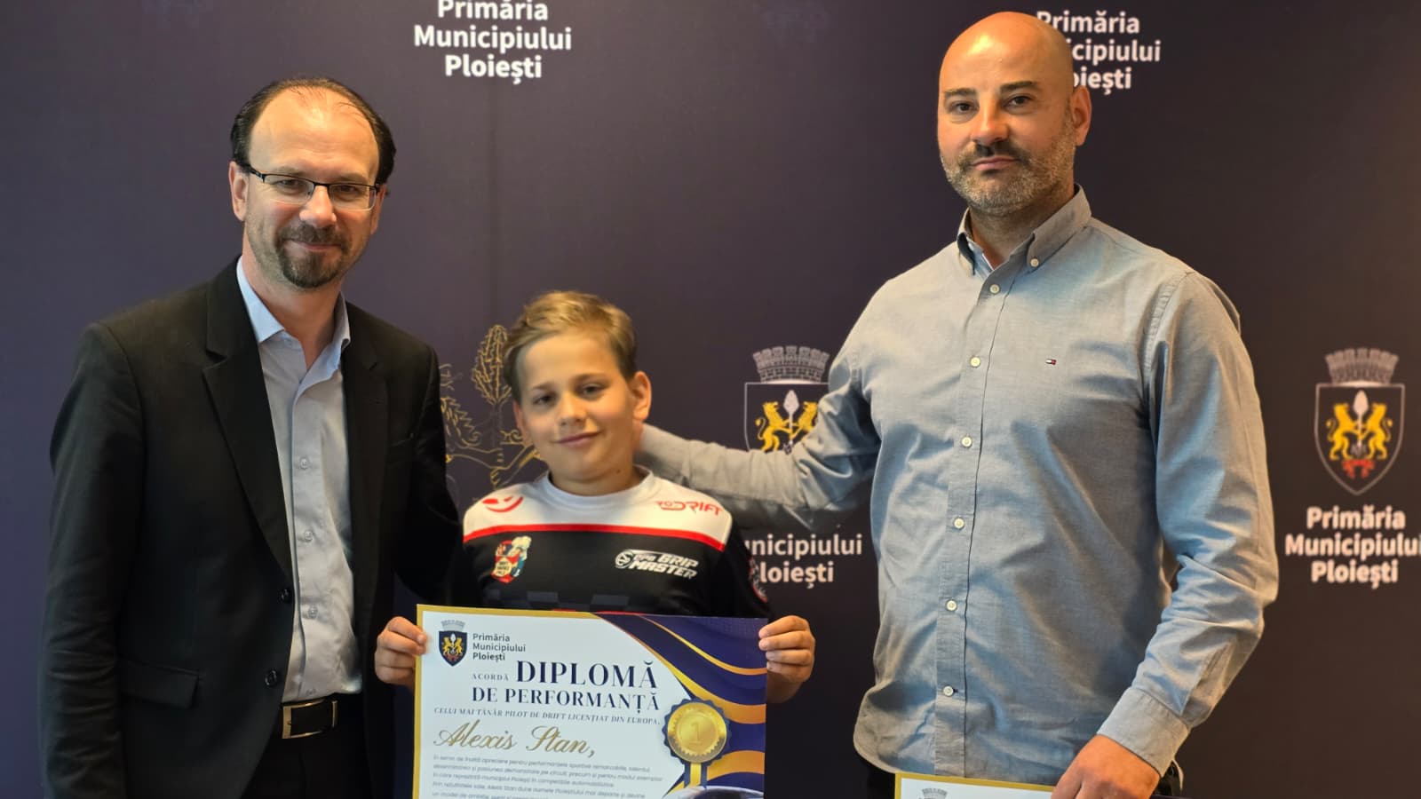 Diplomă de Performanță din partea Primăriei Ploieşti pentru Alexis Stan, cel mai tânăr pilot de drift licențiat din Europa